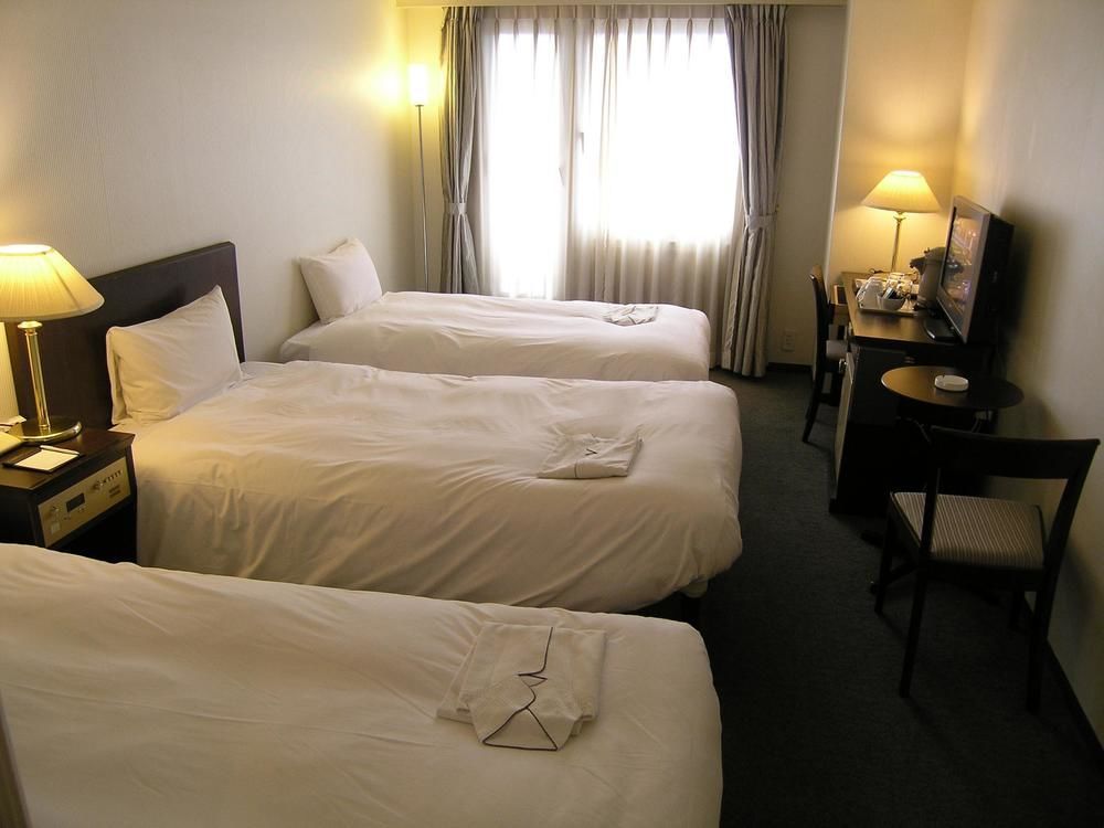 Hotel Yokohama Camelot Japan Экстерьер фото