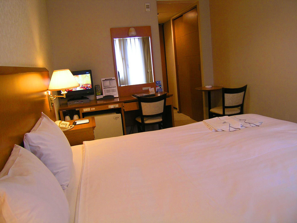 Hotel Yokohama Camelot Japan Экстерьер фото