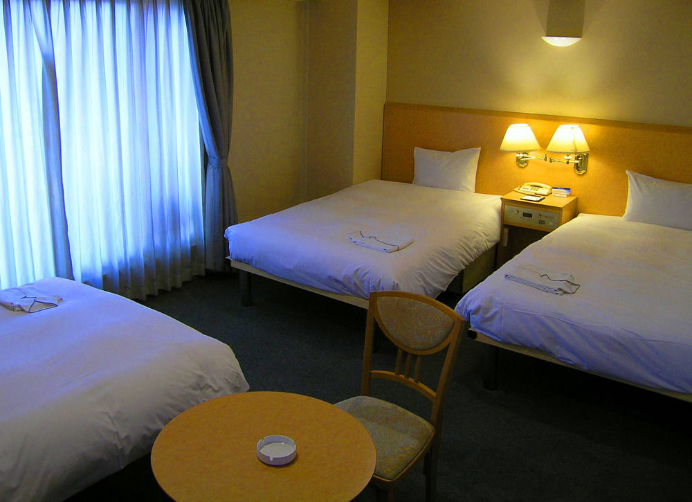 Hotel Yokohama Camelot Japan Экстерьер фото