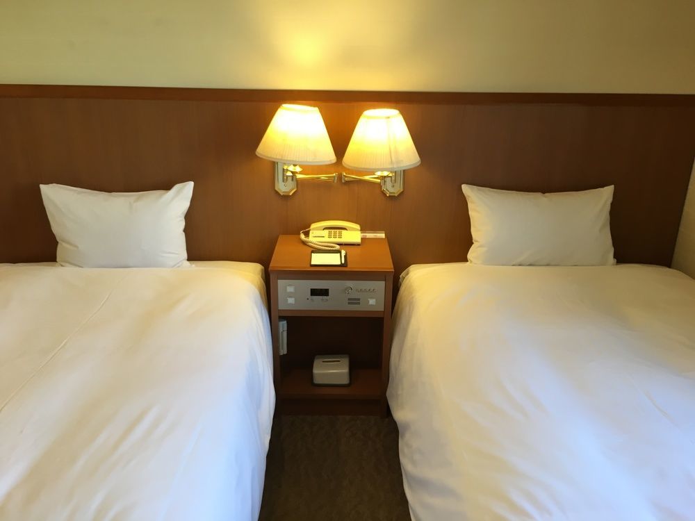 Hotel Yokohama Camelot Japan Экстерьер фото