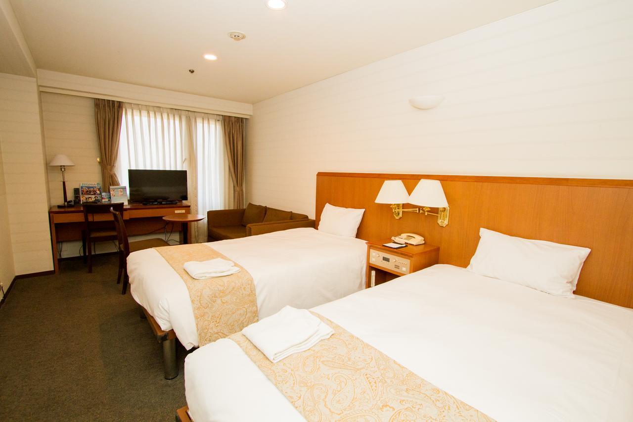 Hotel Yokohama Camelot Japan Экстерьер фото