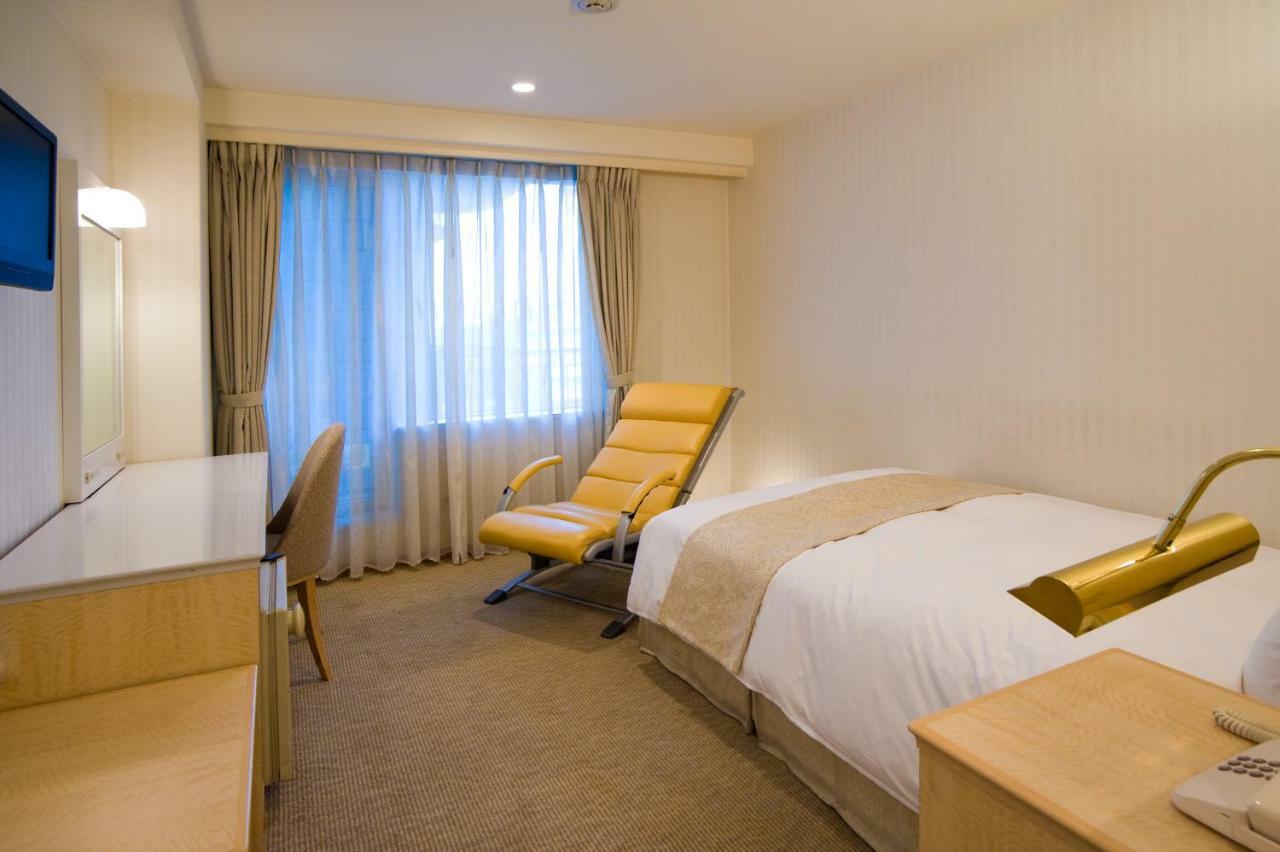 Hotel Yokohama Camelot Japan Экстерьер фото